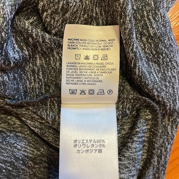 Lands’ End 2X weathered grey gently rounded hem sleeveless tank medium weight - Picture 5 of 7